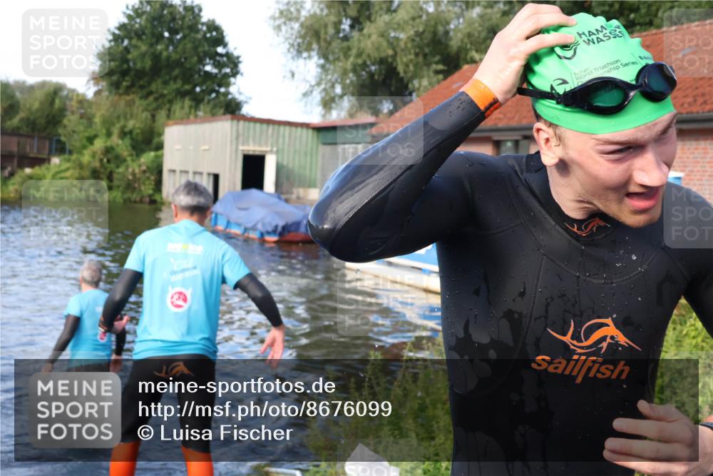 31.08.2025 - Elbe Triathlon Hamburg Luisa Fischer http://msf.ph/oto/8676099 31.08.2025 09:04:33 Schwimmen 407 meine-sportfotos.de