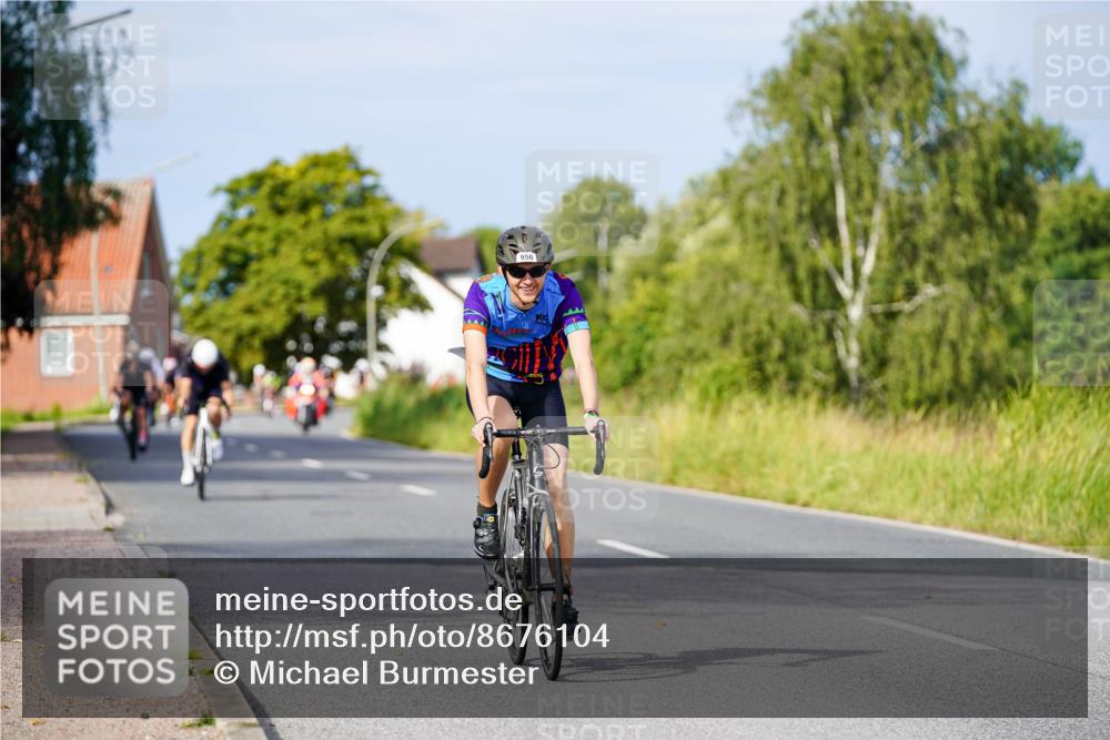 31.08.2025 - Elbe Triathlon Hamburg Michael Burmester http://msf.ph/oto/8676104 31.08.2025 10:22:43 Radfahren 400, 950, 1005 meine-sportfotos.de