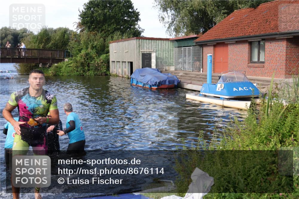 31.08.2025 - Elbe Triathlon Hamburg Luisa Fischer http://msf.ph/oto/8676114 31.08.2025 09:04:54 Schwimmen 527, 630 meine-sportfotos.de
