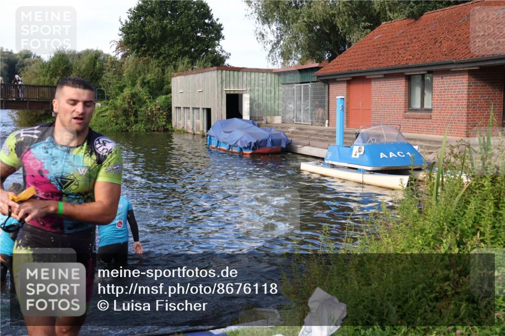 31.08.2025 - Elbe Triathlon Hamburg Luisa Fischer http://msf.ph/oto/8676118 31.08.2025 09:04:55 Schwimmen 527, 630 meine-sportfotos.de