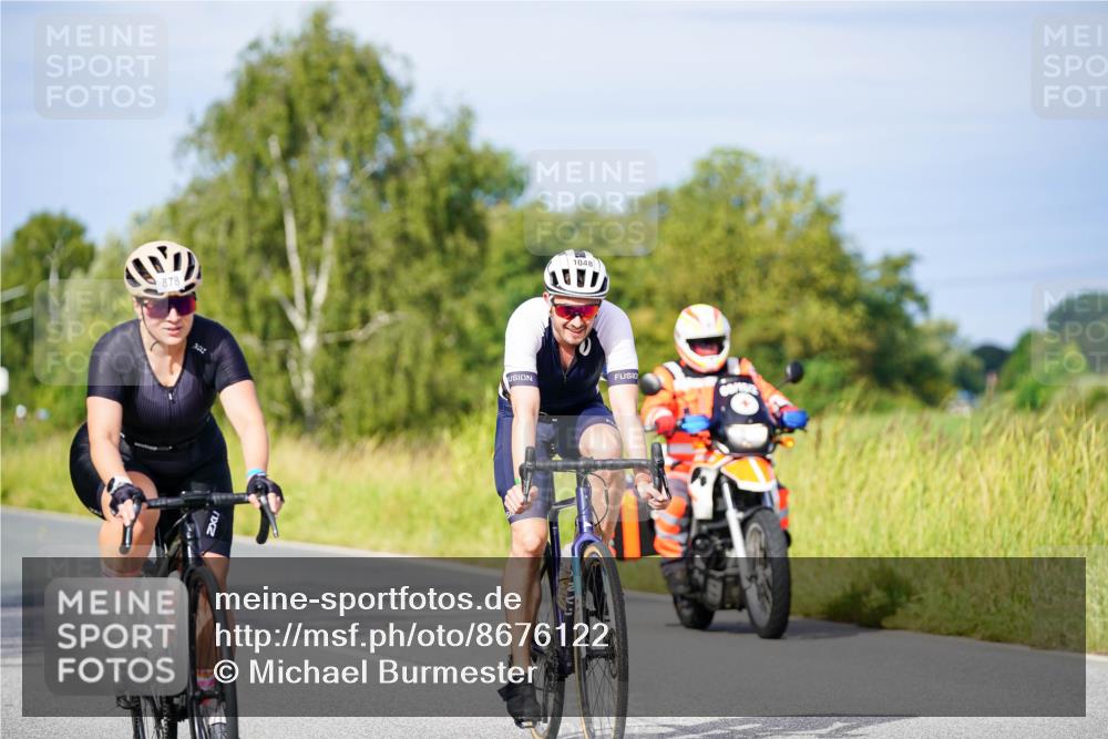 31.08.2025 - Elbe Triathlon Hamburg Michael Burmester http://msf.ph/oto/8676122 31.08.2025 10:22:50 Radfahren 805, 871, 878, 963, 1007, 1048 meine-sportfotos.de