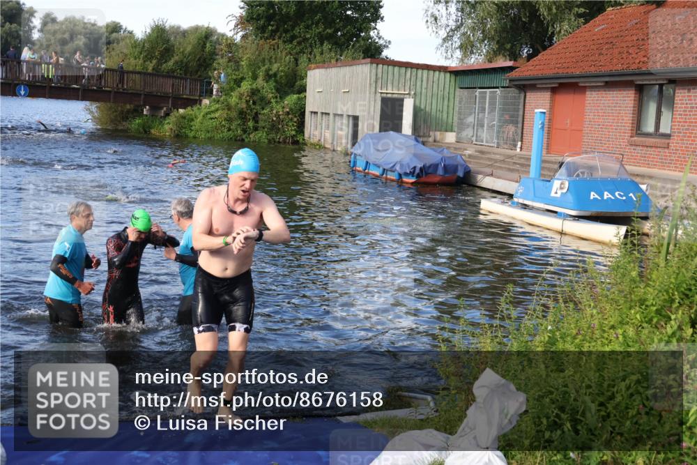 31.08.2025 - Elbe Triathlon Hamburg Luisa Fischer http://msf.ph/oto/8676158 31.08.2025 09:05:21 Schwimmen 495, 522 meine-sportfotos.de