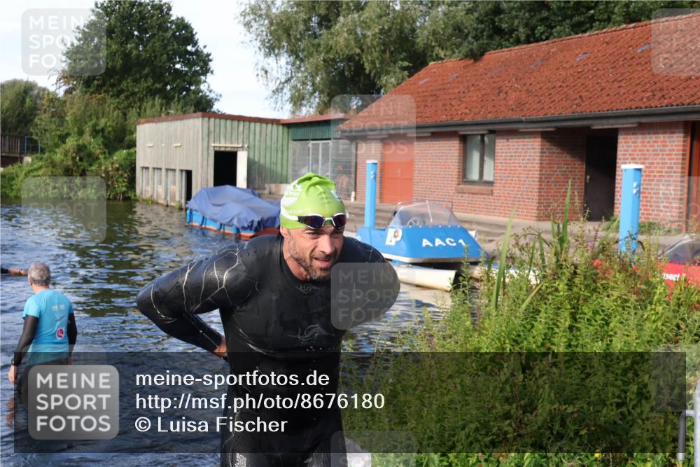 31.08.2025 - Elbe Triathlon Hamburg Luisa Fischer http://msf.ph/oto/8676180 31.08.2025 09:05:39 Schwimmen 596, 672 meine-sportfotos.de