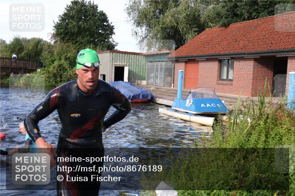 31.08.2025 - Elbe Triathlon Hamburg Luisa Fischer http://msf.ph/oto/8676189 31.08.2025 09:05:46 Schwimmen 420, 547, 596 meine-sportfotos.de