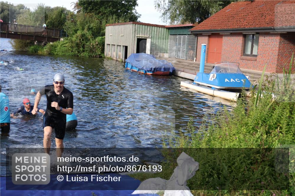31.08.2025 - Elbe Triathlon Hamburg Luisa Fischer http://msf.ph/oto/8676193 31.08.2025 09:05:49 Schwimmen 420, 463, 547, 596 meine-sportfotos.de