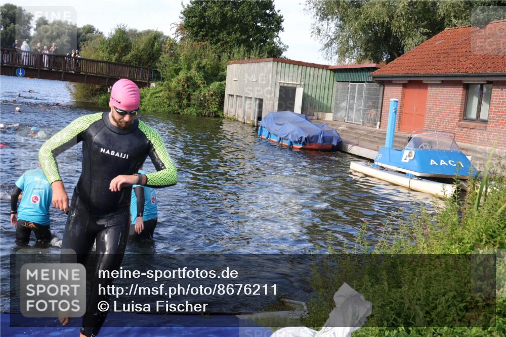 31.08.2025 - Elbe Triathlon Hamburg Luisa Fischer http://msf.ph/oto/8676211 31.08.2025 09:05:58 Schwimmen 420, 447, 463, 517 meine-sportfotos.de
