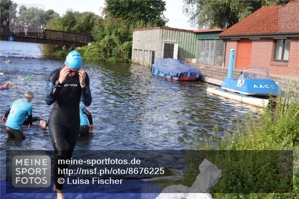 31.08.2025 - Elbe Triathlon Hamburg Luisa Fischer http://msf.ph/oto/8676225 31.08.2025 09:06:01 Schwimmen 447, 463, 517, 645 meine-sportfotos.de