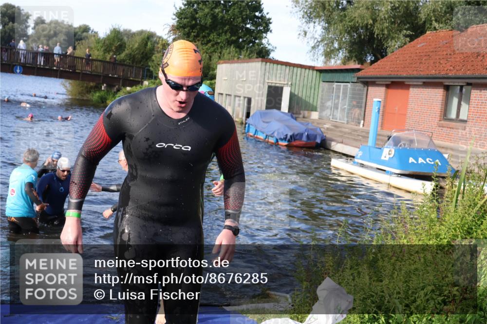31.08.2025 - Elbe Triathlon Hamburg Luisa Fischer http://msf.ph/oto/8676285 31.08.2025 09:06:25 Schwimmen 416, 524, 530, 537 meine-sportfotos.de