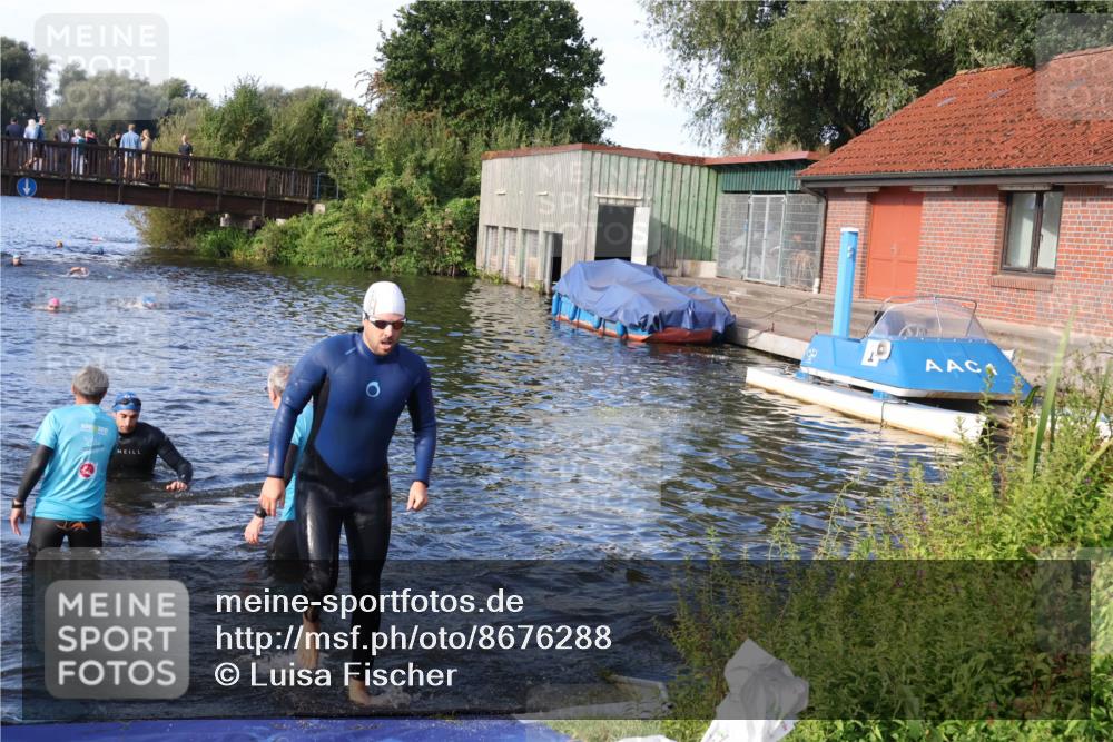 31.08.2025 - Elbe Triathlon Hamburg Luisa Fischer http://msf.ph/oto/8676288 31.08.2025 09:06:28 Schwimmen 416, 530, 537 meine-sportfotos.de