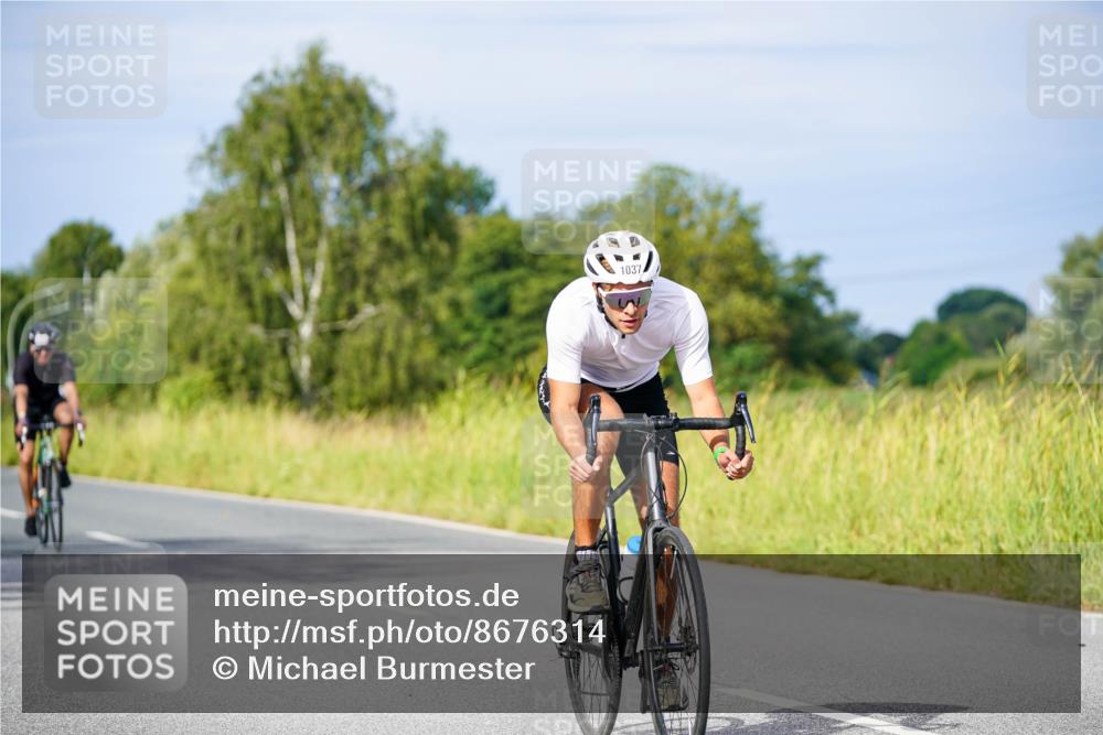 31.08.2025 - Elbe Triathlon Hamburg Michael Burmester http://msf.ph/oto/8676314 31.08.2025 10:23:30 Radfahren 399, 812, 1037, 1093 meine-sportfotos.de