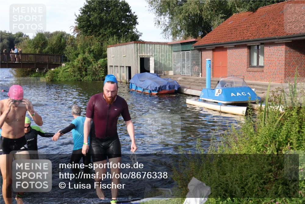 31.08.2025 - Elbe Triathlon Hamburg Luisa Fischer http://msf.ph/oto/8676338 31.08.2025 09:07:01 Schwimmen 391, 508, 526 meine-sportfotos.de