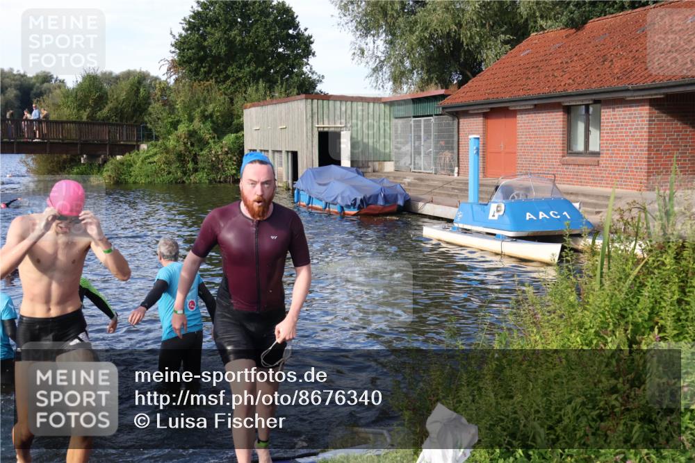 31.08.2025 - Elbe Triathlon Hamburg Luisa Fischer http://msf.ph/oto/8676340 31.08.2025 09:07:01 Schwimmen 391, 508, 526 meine-sportfotos.de