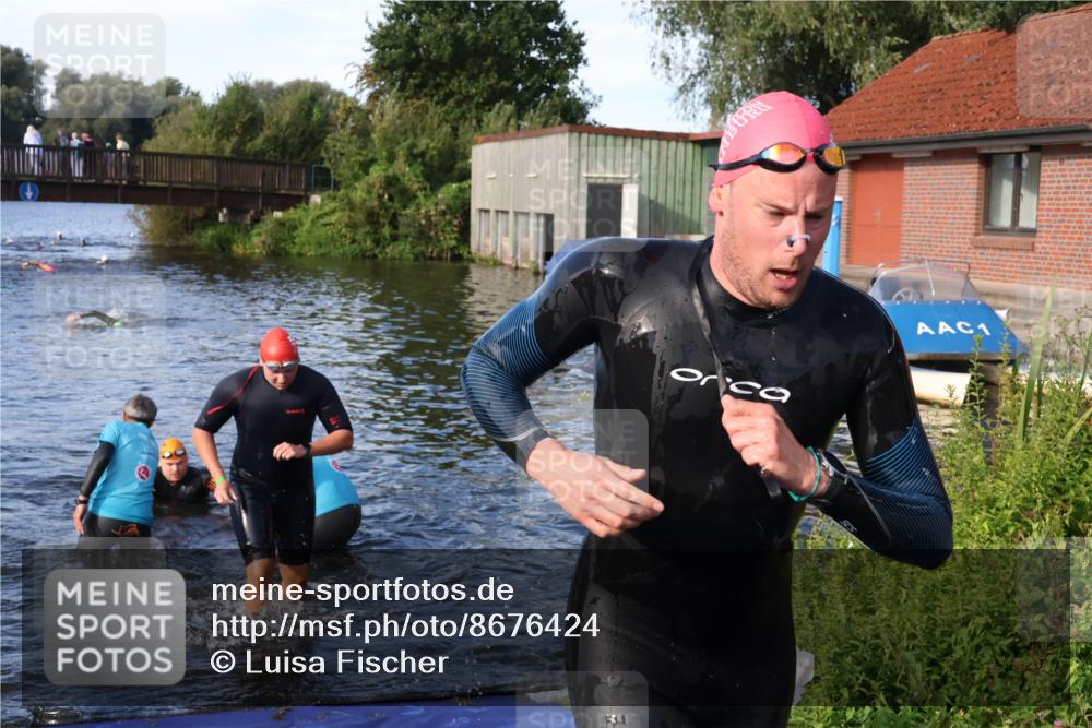 31.08.2025 - Elbe Triathlon Hamburg Luisa Fischer http://msf.ph/oto/8676424 31.08.2025 09:07:37 Schwimmen 402, 487, 618 meine-sportfotos.de
