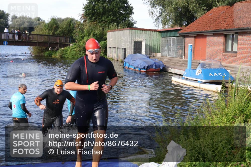 31.08.2025 - Elbe Triathlon Hamburg Luisa Fischer http://msf.ph/oto/8676432 31.08.2025 09:07:39 Schwimmen 402, 487, 618 meine-sportfotos.de