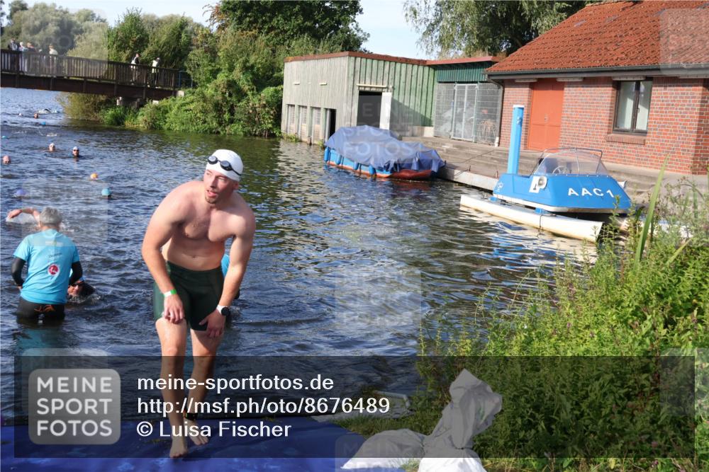 31.08.2025 - Elbe Triathlon Hamburg Luisa Fischer http://msf.ph/oto/8676489 31.08.2025 09:08:39 Schwimmen 399, 633, 636 meine-sportfotos.de
