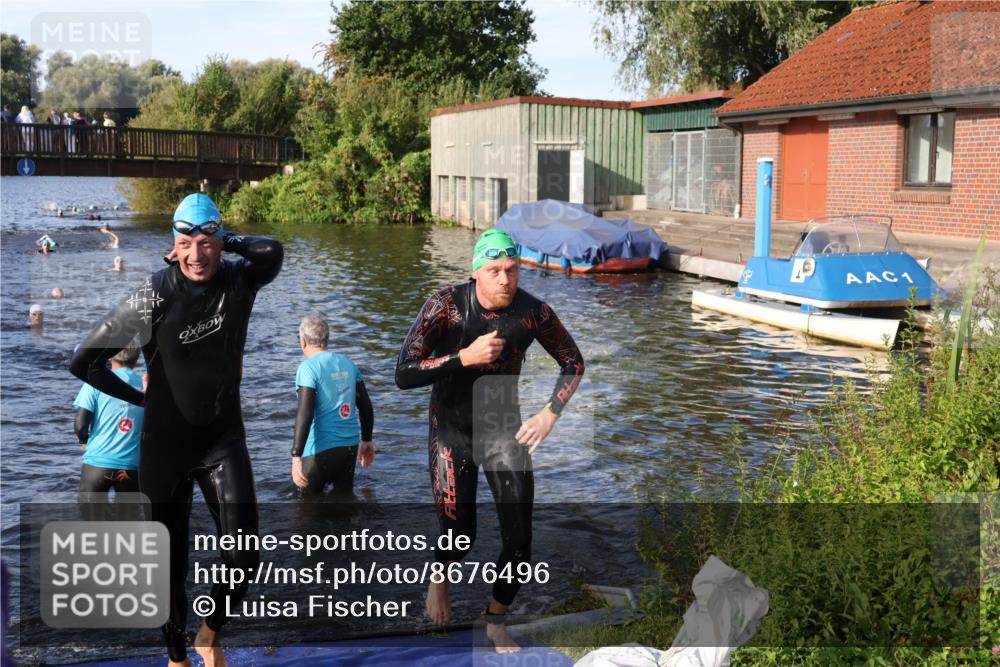 31.08.2025 - Elbe Triathlon Hamburg Luisa Fischer http://msf.ph/oto/8676496 31.08.2025 09:08:44 Schwimmen 422, 633, 636 meine-sportfotos.de