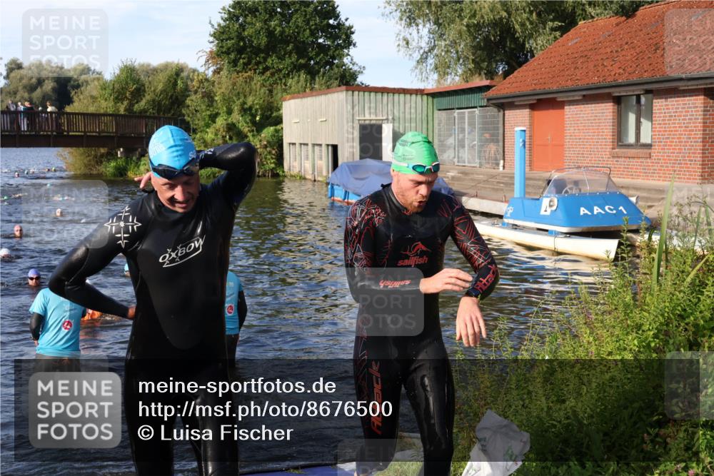 31.08.2025 - Elbe Triathlon Hamburg Luisa Fischer http://msf.ph/oto/8676500 31.08.2025 09:08:44 Schwimmen 422, 633, 636 meine-sportfotos.de
