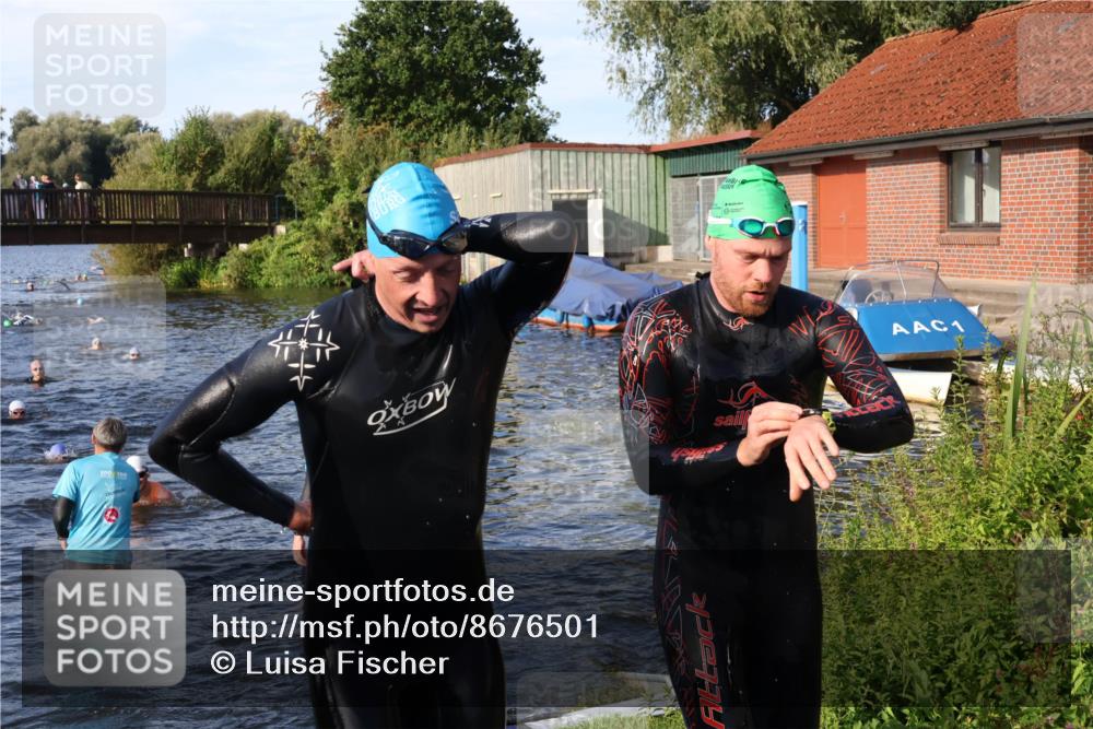 31.08.2025 - Elbe Triathlon Hamburg Luisa Fischer http://msf.ph/oto/8676501 31.08.2025 09:08:45 Schwimmen 422, 633, 636 meine-sportfotos.de