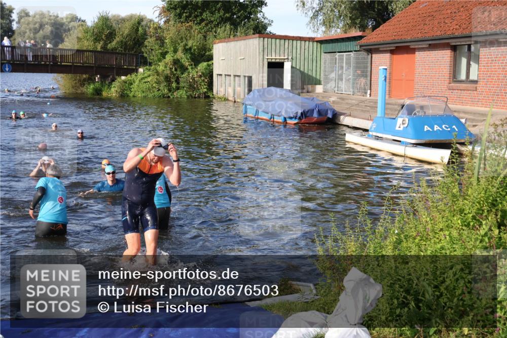 31.08.2025 - Elbe Triathlon Hamburg Luisa Fischer http://msf.ph/oto/8676503 31.08.2025 09:08:51 Schwimmen 422, 497, 521, 925 meine-sportfotos.de