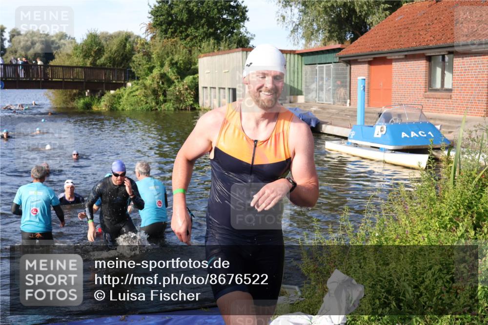 31.08.2025 - Elbe Triathlon Hamburg Luisa Fischer http://msf.ph/oto/8676522 31.08.2025 09:08:55 Schwimmen 422, 472, 497, 521, 925 meine-sportfotos.de