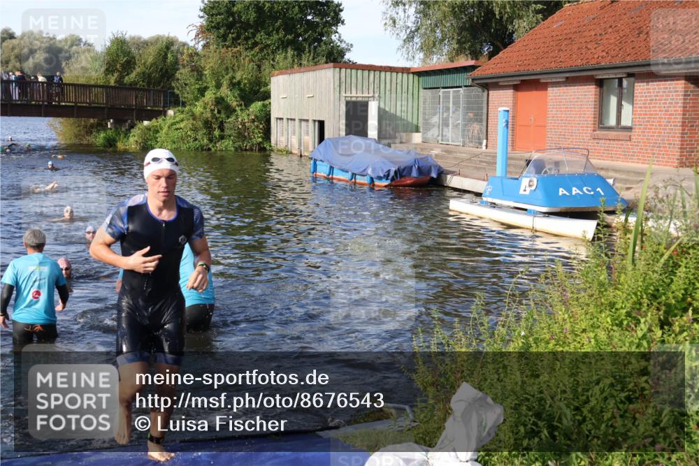 31.08.2025 - Elbe Triathlon Hamburg Luisa Fischer http://msf.ph/oto/8676543 31.08.2025 09:09:00 Schwimmen 418, 472, 497, 521, 925 meine-sportfotos.de