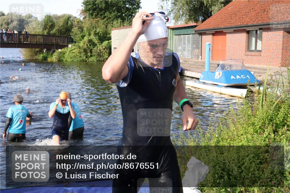 31.08.2025 - Elbe Triathlon Hamburg Luisa Fischer http://msf.ph/oto/8676551 31.08.2025 09:09:02 Schwimmen 418, 472, 521, 925 meine-sportfotos.de