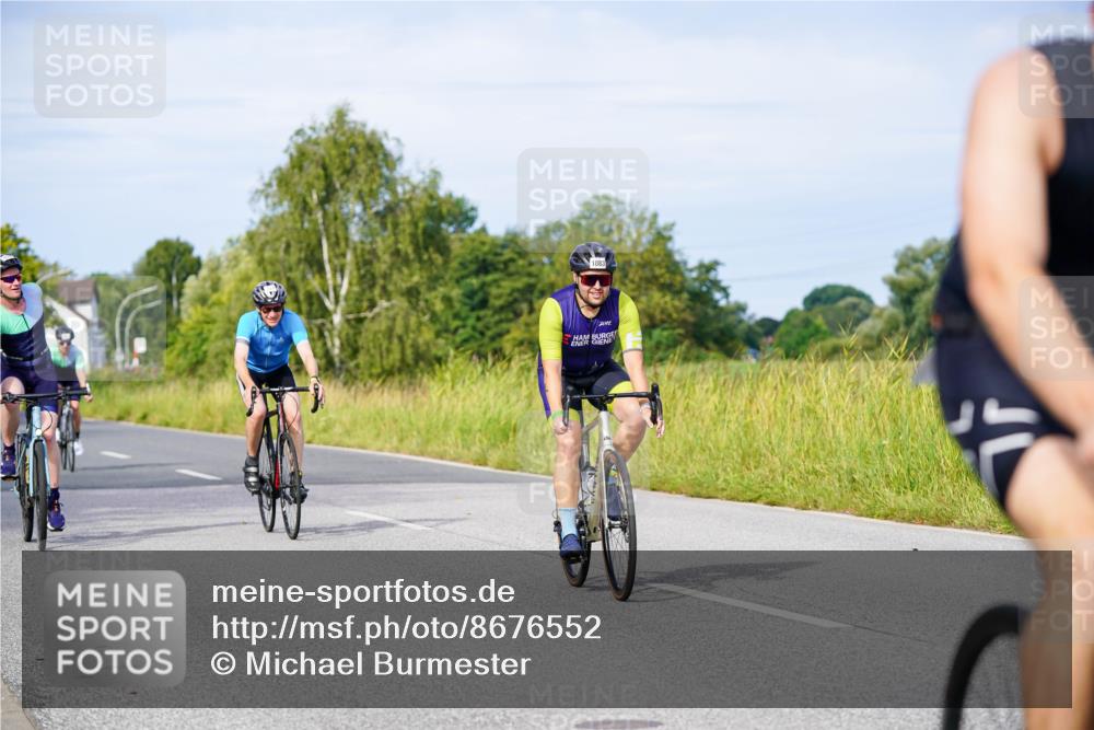 31.08.2025 - Elbe Triathlon Hamburg Michael Burmester http://msf.ph/oto/8676552 31.08.2025 10:24:25 Radfahren 703, 847, 943, 970, 972, 1028, 1074, 1083, 1099 meine-sportfotos.de