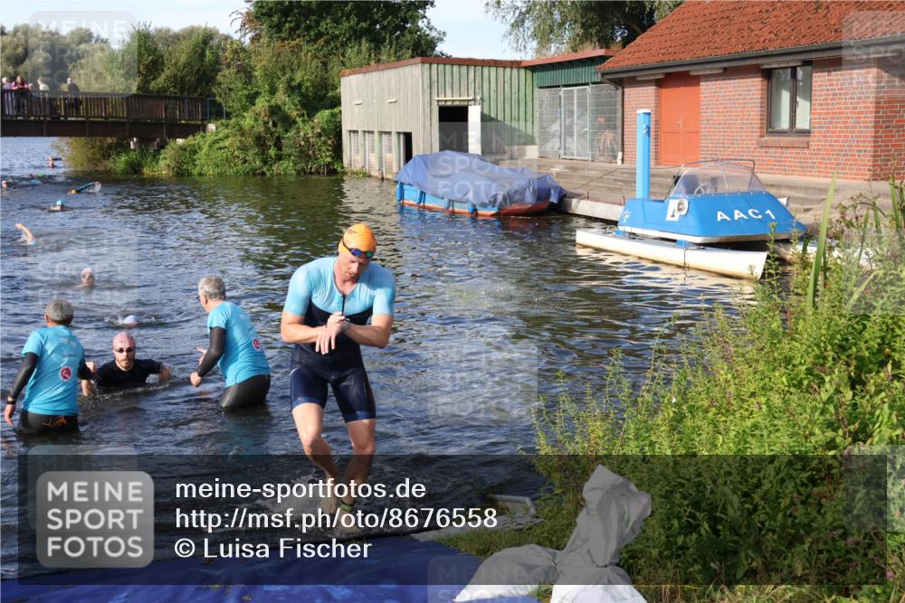 31.08.2025 - Elbe Triathlon Hamburg Luisa Fischer http://msf.ph/oto/8676558 31.08.2025 09:09:04 Schwimmen 418, 472, 511, 925 meine-sportfotos.de