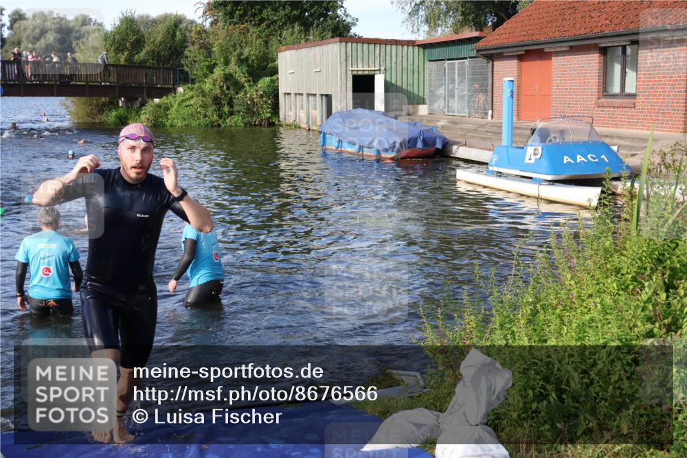 31.08.2025 - Elbe Triathlon Hamburg Luisa Fischer http://msf.ph/oto/8676566 31.08.2025 09:09:08 Schwimmen 418, 472, 511 meine-sportfotos.de