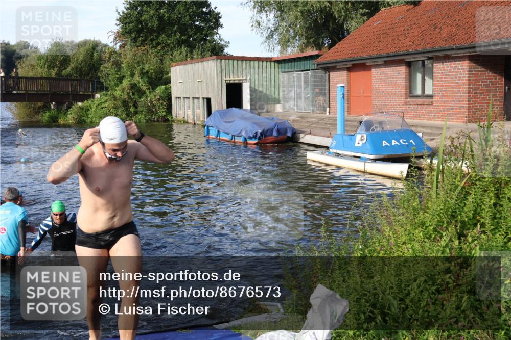 31.08.2025 - Elbe Triathlon Hamburg Luisa Fischer http://msf.ph/oto/8676573 31.08.2025 09:09:19 Schwimmen 406, 417, 651 meine-sportfotos.de