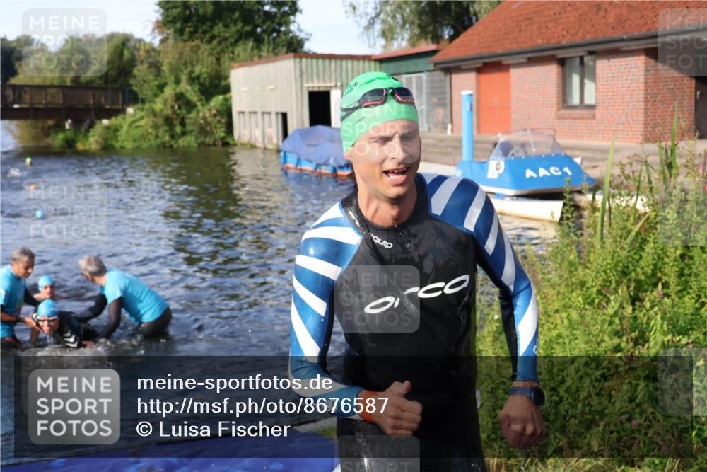 31.08.2025 - Elbe Triathlon Hamburg Luisa Fischer http://msf.ph/oto/8676587 31.08.2025 09:09:24 Schwimmen 406, 546, 651 meine-sportfotos.de