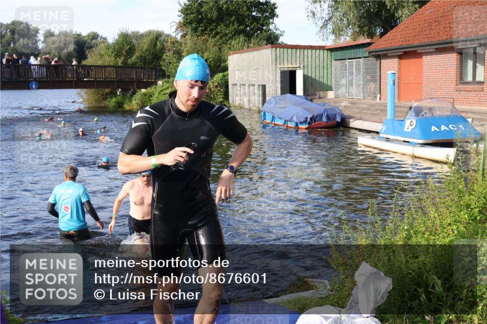 31.08.2025 - Elbe Triathlon Hamburg Luisa Fischer http://msf.ph/oto/8676601 31.08.2025 09:09:29 Schwimmen 406, 546 meine-sportfotos.de