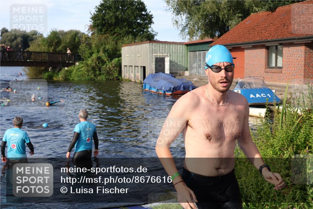 31.08.2025 - Elbe Triathlon Hamburg Luisa Fischer http://msf.ph/oto/8676616 31.08.2025 09:09:33 Schwimmen 390, 406, 546 meine-sportfotos.de