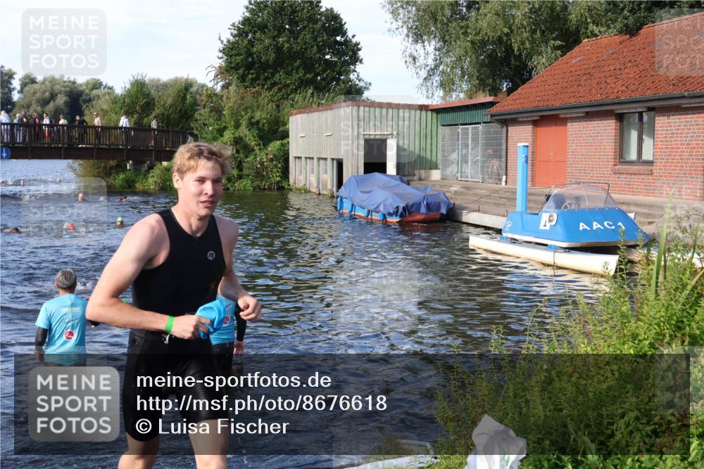 31.08.2025 - Elbe Triathlon Hamburg Luisa Fischer http://msf.ph/oto/8676618 31.08.2025 09:09:44 Schwimmen 390, 561 meine-sportfotos.de