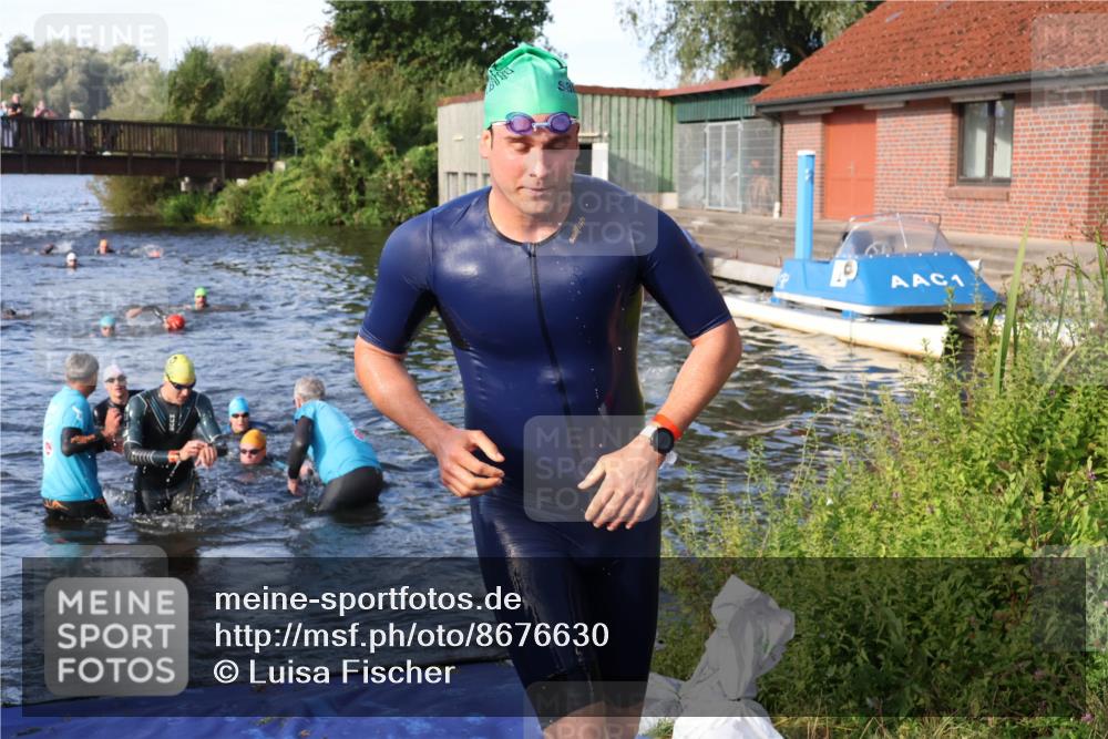 31.08.2025 - Elbe Triathlon Hamburg Luisa Fischer http://msf.ph/oto/8676630 31.08.2025 09:09:53 Schwimmen 459, 481, 561, 589, 646 meine-sportfotos.de