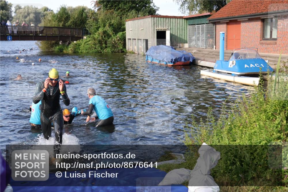 31.08.2025 - Elbe Triathlon Hamburg Luisa Fischer http://msf.ph/oto/8676641 31.08.2025 09:09:55 Schwimmen 459, 481, 561, 589, 646 meine-sportfotos.de