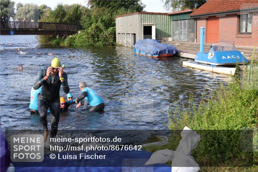 31.08.2025 - Elbe Triathlon Hamburg Luisa Fischer http://msf.ph/oto/8676642 31.08.2025 09:09:55 Schwimmen 459, 481, 561, 589, 646 meine-sportfotos.de