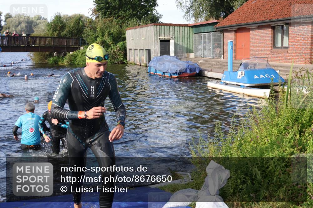 31.08.2025 - Elbe Triathlon Hamburg Luisa Fischer http://msf.ph/oto/8676650 31.08.2025 09:09:56 Schwimmen 459, 481, 561, 589, 646 meine-sportfotos.de