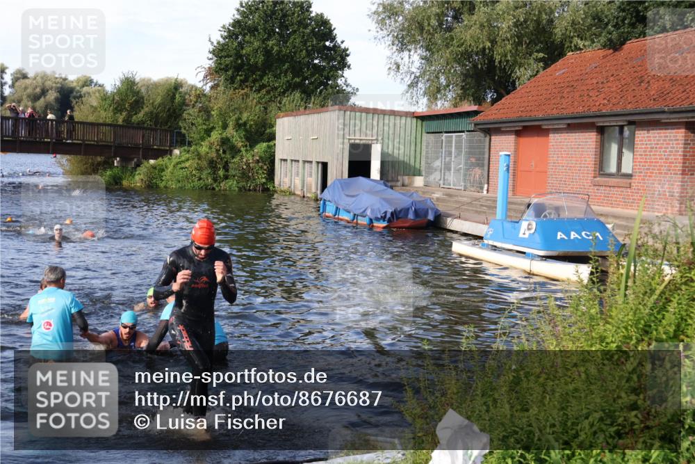 31.08.2025 - Elbe Triathlon Hamburg Luisa Fischer http://msf.ph/oto/8676687 31.08.2025 09:10:09 Schwimmen 432, 473, 478, 658 meine-sportfotos.de