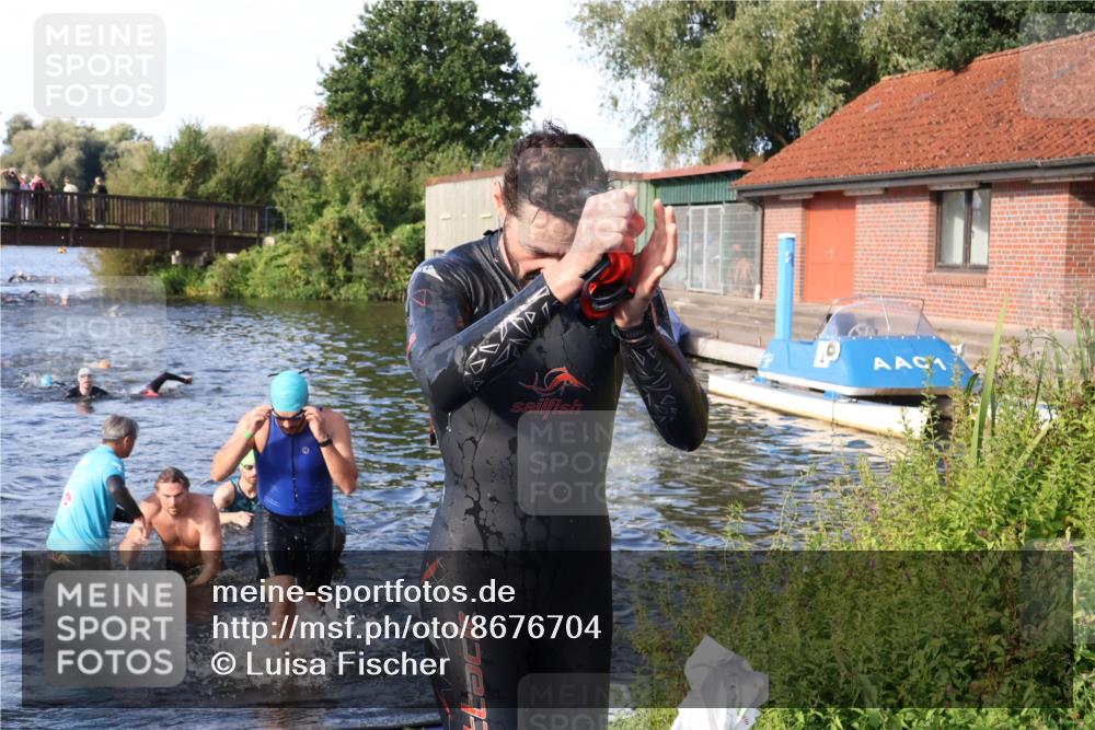 31.08.2025 - Elbe Triathlon Hamburg Luisa Fischer http://msf.ph/oto/8676704 31.08.2025 09:10:13 Schwimmen 432, 473, 478, 658 meine-sportfotos.de