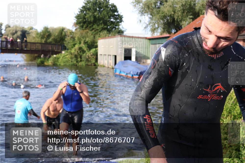 31.08.2025 - Elbe Triathlon Hamburg Luisa Fischer http://msf.ph/oto/8676707 31.08.2025 09:10:13 Schwimmen 432, 473, 478, 658 meine-sportfotos.de