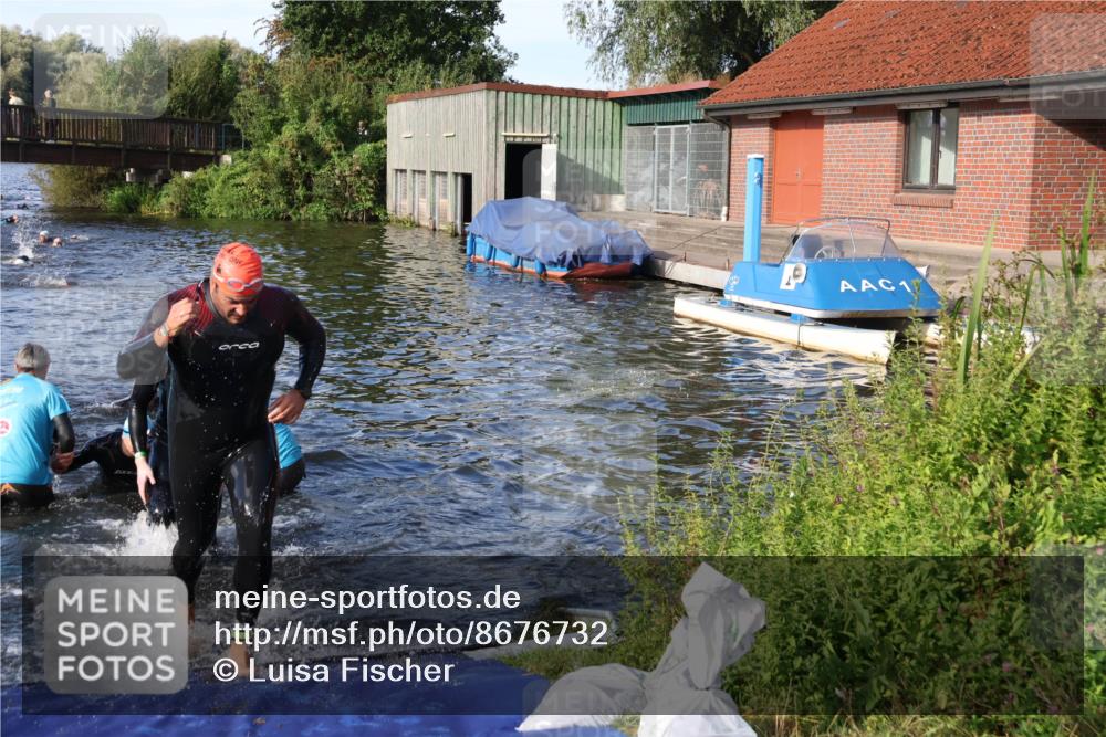 31.08.2025 - Elbe Triathlon Hamburg Luisa Fischer http://msf.ph/oto/8676732 31.08.2025 09:10:31 Schwimmen 454, 499, 603, 655, 834 meine-sportfotos.de