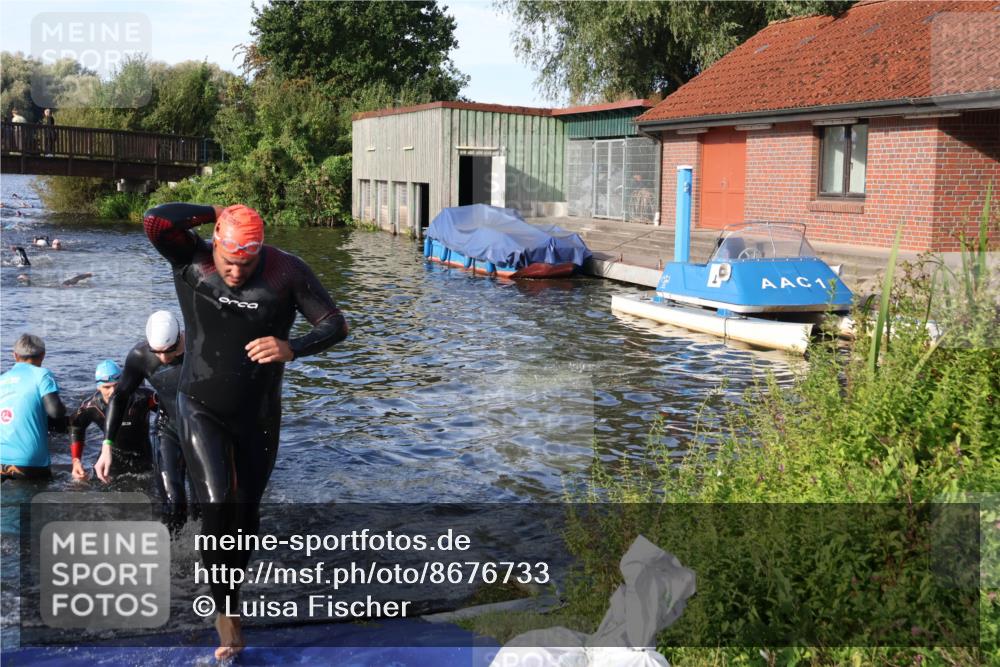 31.08.2025 - Elbe Triathlon Hamburg Luisa Fischer http://msf.ph/oto/8676733 31.08.2025 09:10:32 Schwimmen 454, 499, 603, 655, 834 meine-sportfotos.de