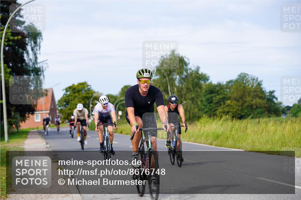 31.08.2025 - Elbe Triathlon Hamburg Michael Burmester http://msf.ph/oto/8676748 31.08.2025 10:25:16 Radfahren 829, 935, 955, 966, 1003, 1039, 1094, 1096 meine-sportfotos.de