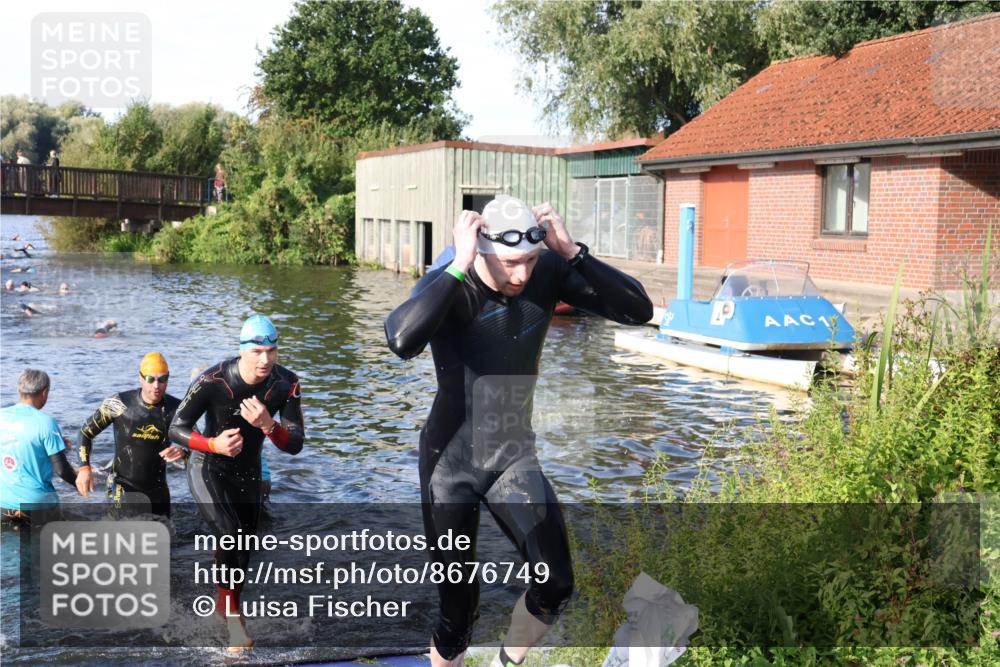 31.08.2025 - Elbe Triathlon Hamburg Luisa Fischer http://msf.ph/oto/8676749 31.08.2025 09:10:34 Schwimmen 454, 499, 603, 655, 834 meine-sportfotos.de