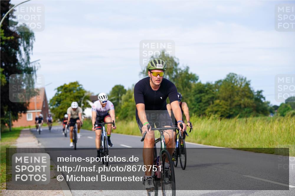 31.08.2025 - Elbe Triathlon Hamburg Michael Burmester http://msf.ph/oto/8676751 31.08.2025 10:25:16 Radfahren 829, 935, 955, 966, 1003, 1039, 1094, 1096 meine-sportfotos.de