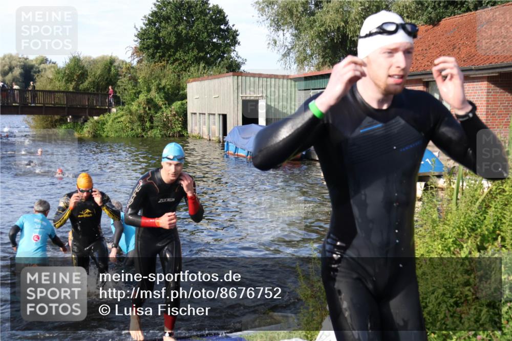 31.08.2025 - Elbe Triathlon Hamburg Luisa Fischer http://msf.ph/oto/8676752 31.08.2025 09:10:35 Schwimmen 454, 499, 603, 655, 834 meine-sportfotos.de