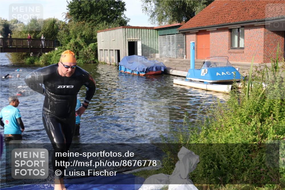 31.08.2025 - Elbe Triathlon Hamburg Luisa Fischer http://msf.ph/oto/8676778 31.08.2025 09:10:40 Schwimmen 499, 603 meine-sportfotos.de