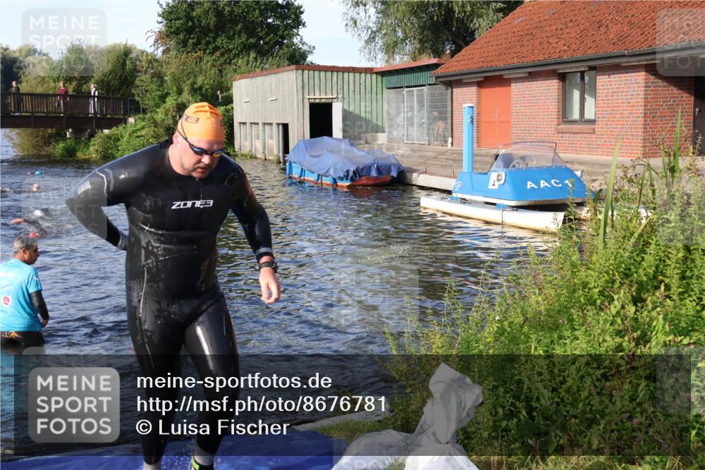 31.08.2025 - Elbe Triathlon Hamburg Luisa Fischer http://msf.ph/oto/8676781 31.08.2025 09:10:40 Schwimmen 499, 603 meine-sportfotos.de