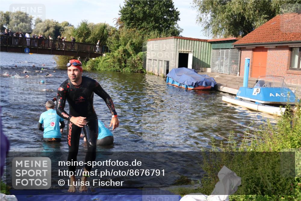 31.08.2025 - Elbe Triathlon Hamburg Luisa Fischer http://msf.ph/oto/8676791 31.08.2025 09:10:56 Schwimmen 428, 595, 648 meine-sportfotos.de